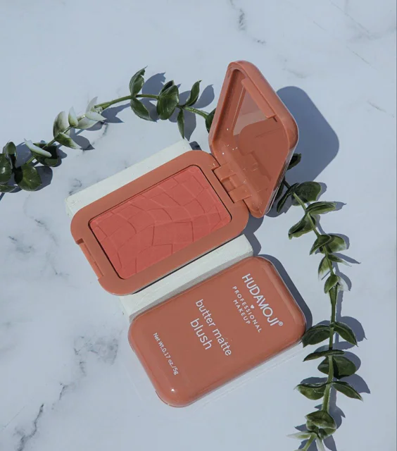 رژگونه پودری هدی موجی با چهار رنگ جذاب و فینیش مات